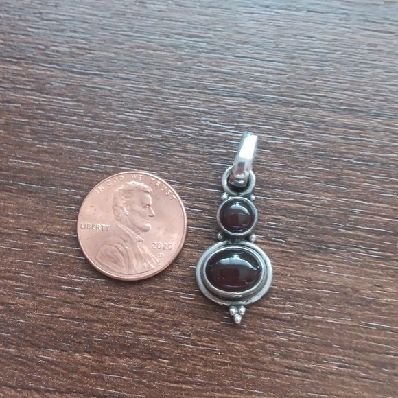 925 Sterling Silver Deep Red Stone or Glass Pendant - Picture 2 of 10